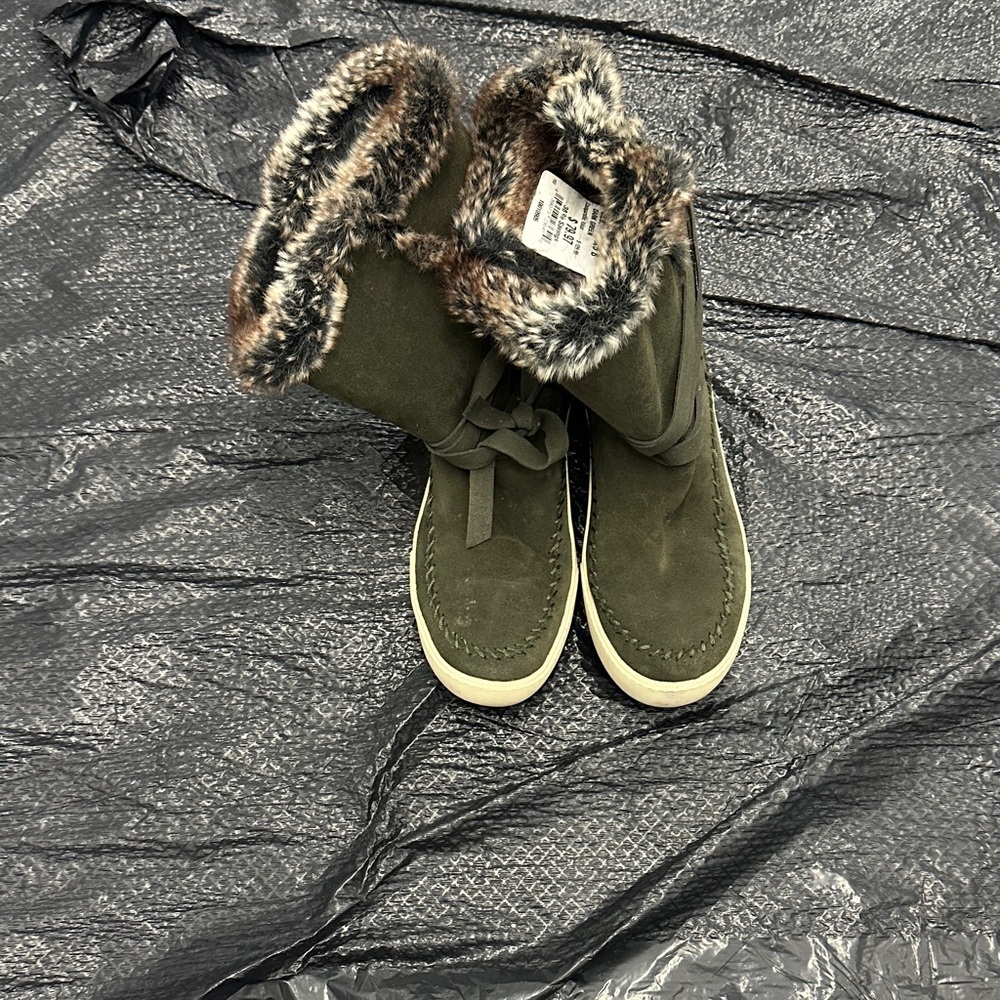 Toms Olive Ankle Boots with Fur Trim